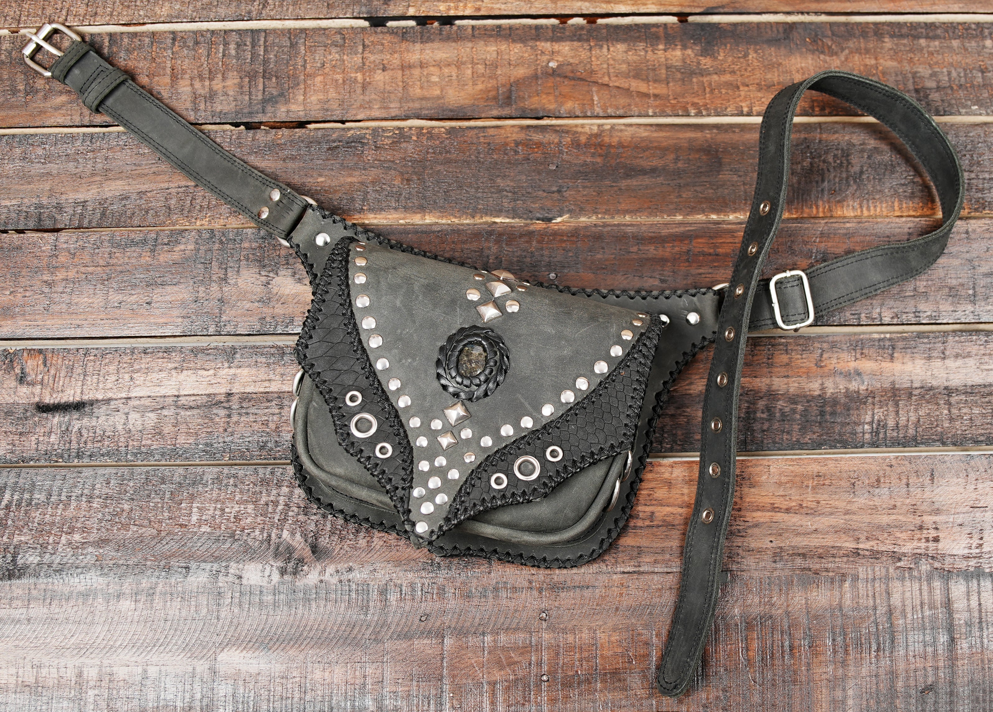 Lightweight, comfortable & travel-friendly