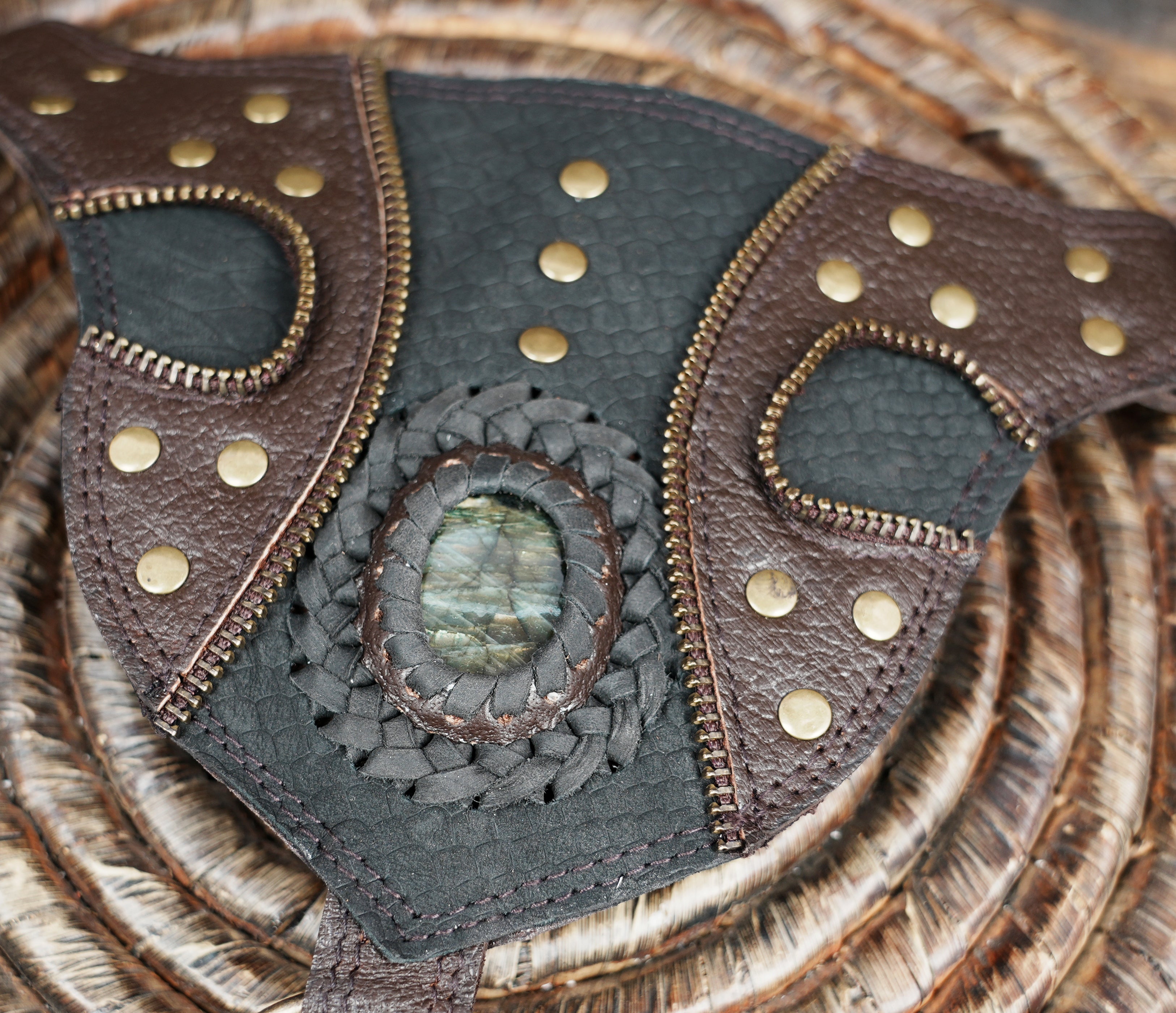 Double pocket cosplay holster with metal rings and fantasy style design