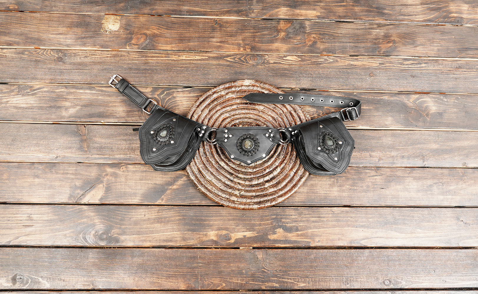 महोत्सव तैयार चमड़ा कमर बेल्ट – रत्न उच्चारण डिजाइन (LT-NS-WB-6046)