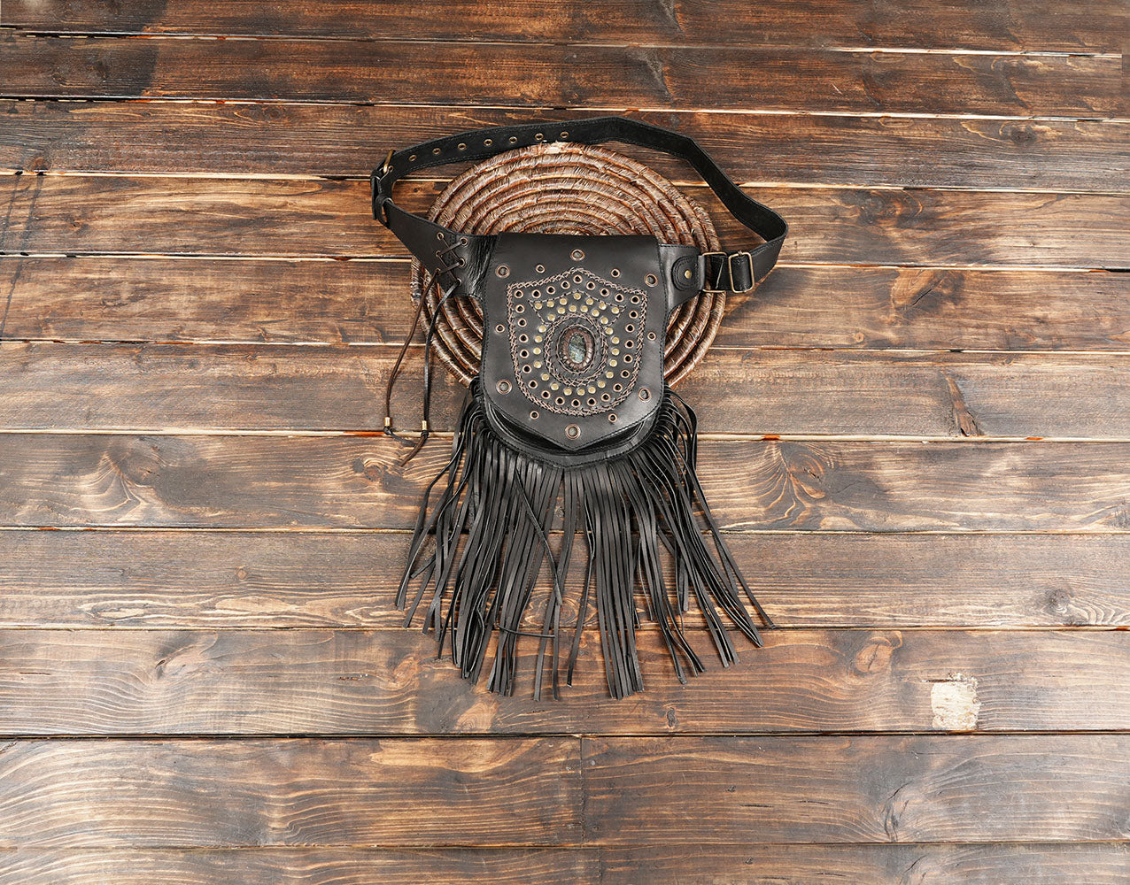 हस्तनिर्मितं वास्तविकं चर्मकटिमेखला रत्नसहितम् (LT-AB-WB-6124)