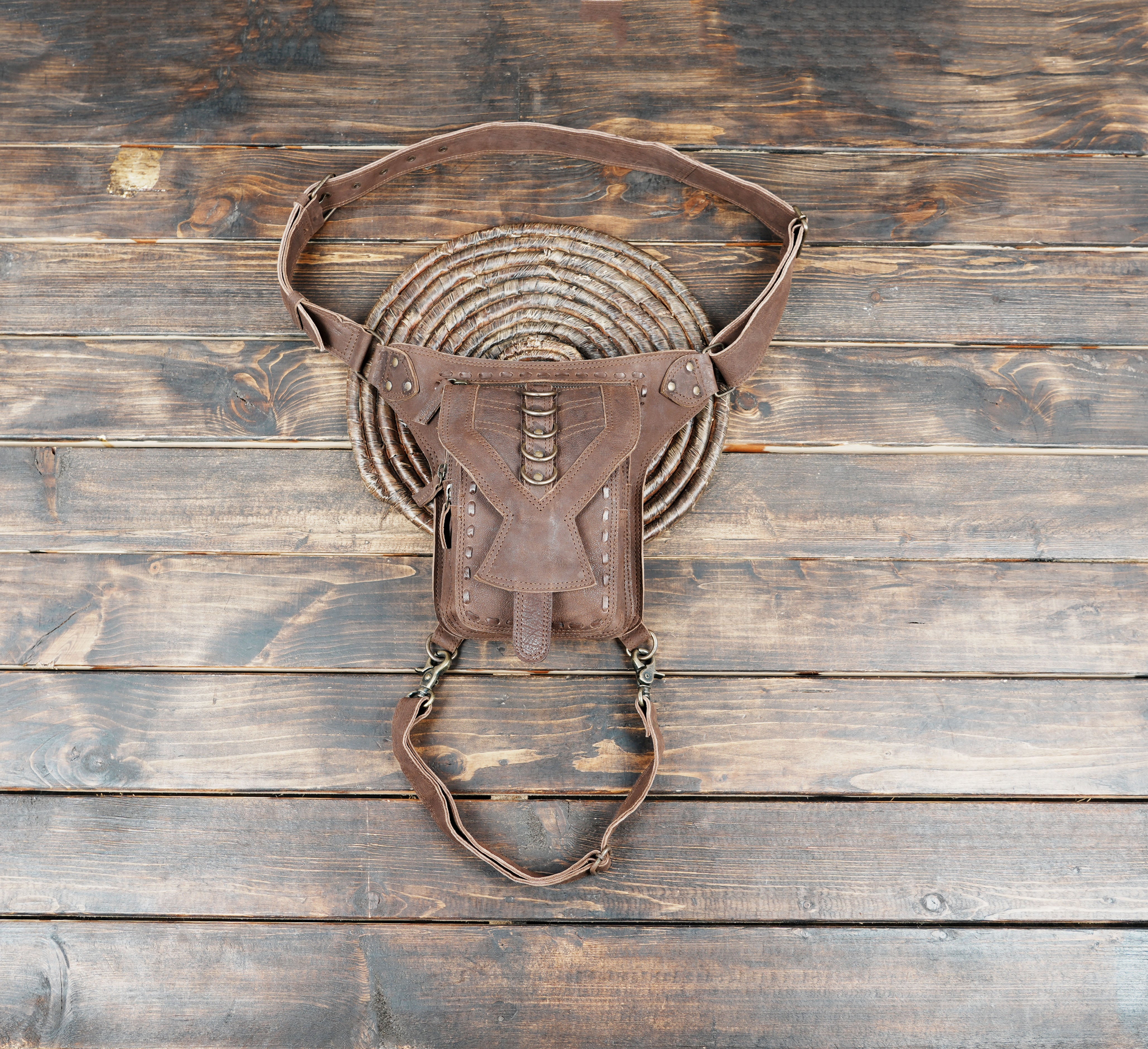 Handmade Brown Leather Thigh Belt with Pouch – Festival & Cosplay Utility Bag