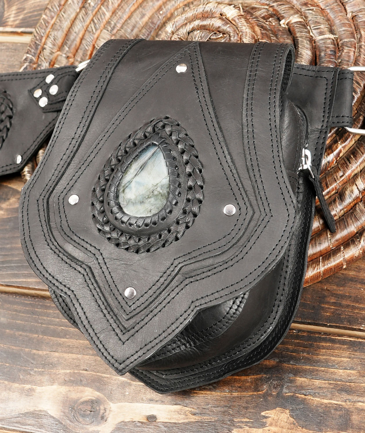 बोहो स्टीमपङ्क् कमरमेखला – वास्तविकचर्मणा सह हस्तनिर्मितं (LT-NS-WB-6025)