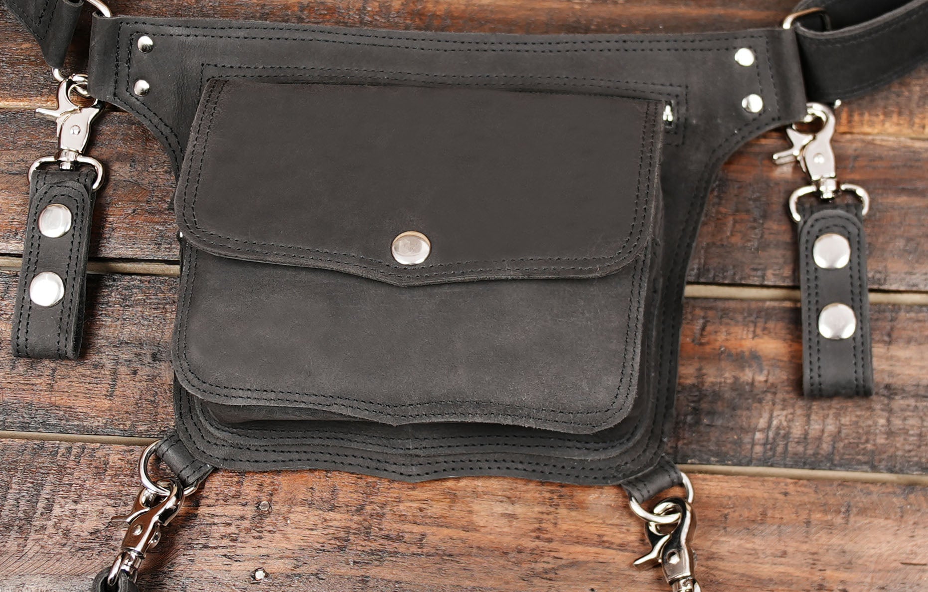 Black Leather Holster Thigh Belt – Festival & Cosplay Utility Bag