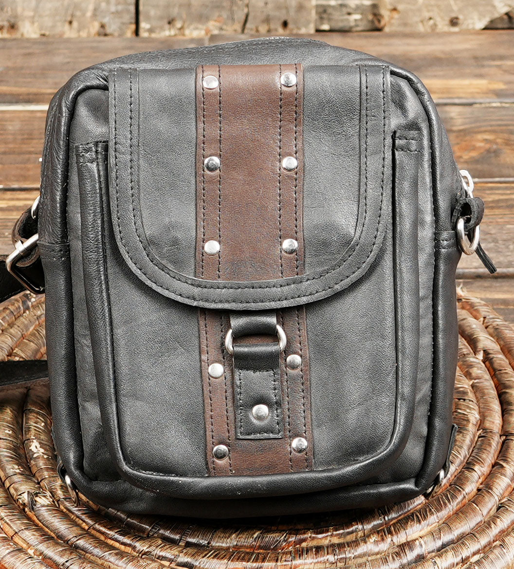 Unisex leather hip pouch for concerts and outdoor events