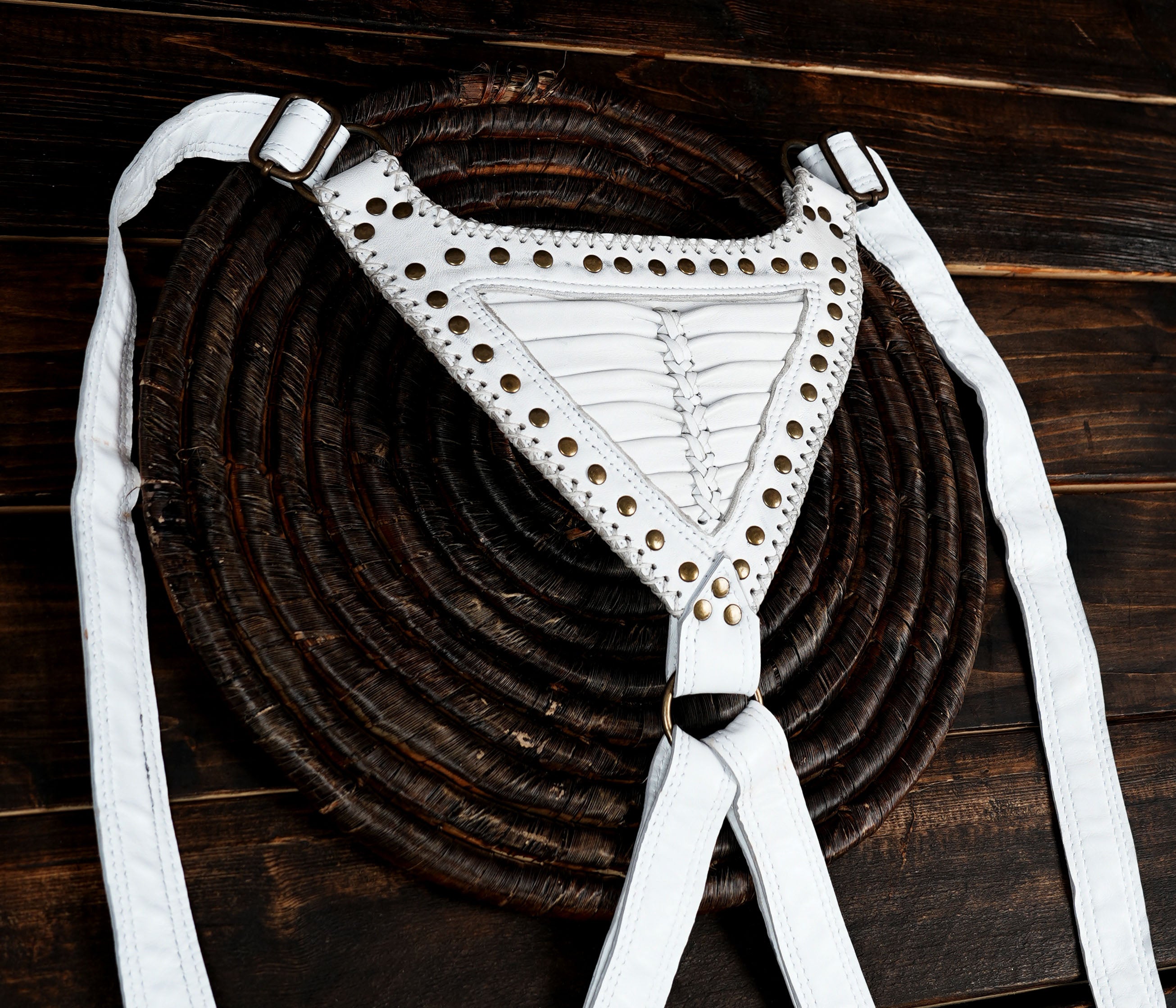 White Leather Holster Bag Leather Shoulder Bag Zipper Holster Leather Festival Travel Bag Burning man Holster Leather with adjustable and unique metal are usases 