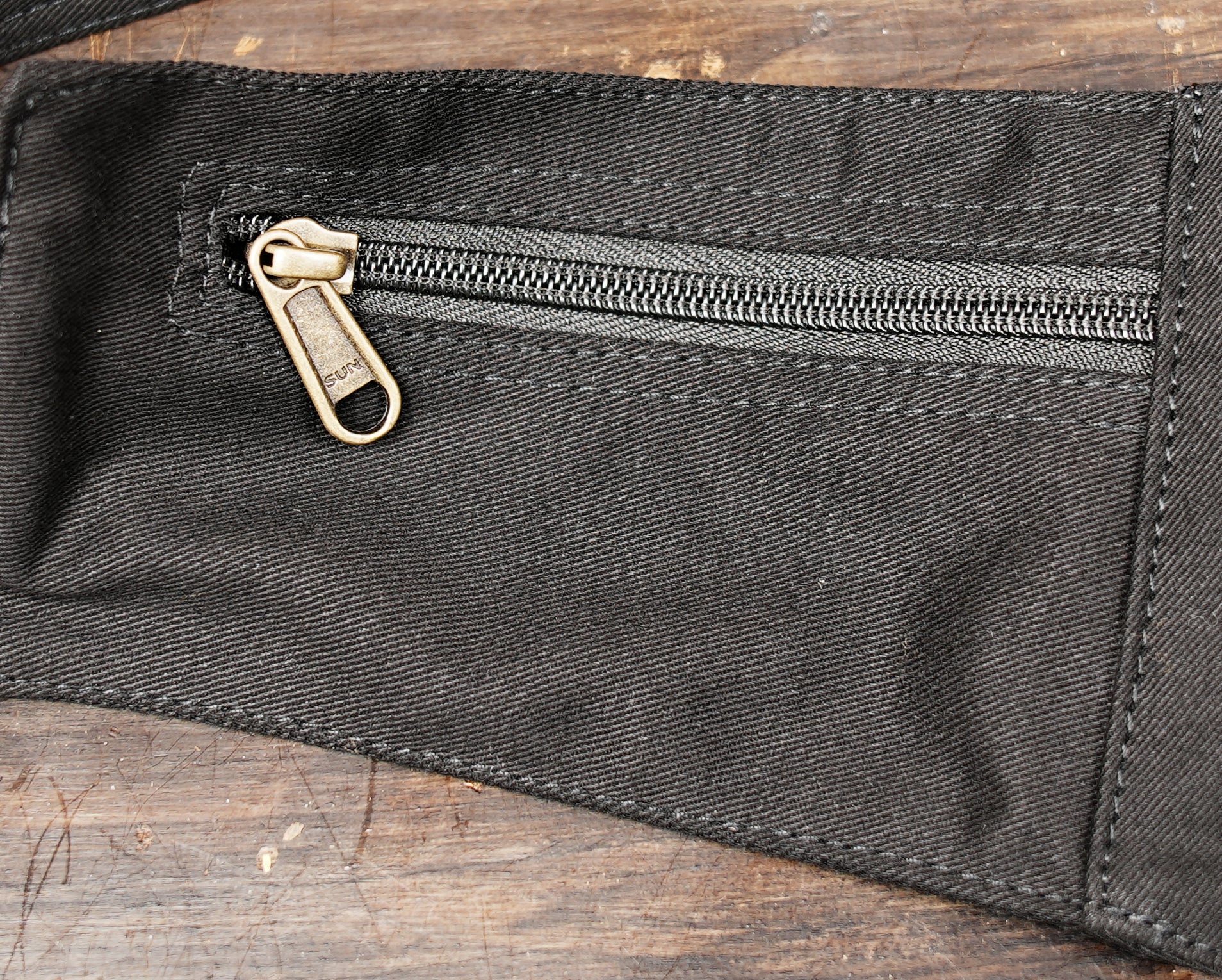 Leopard waist bag with adjustable strap and zippers