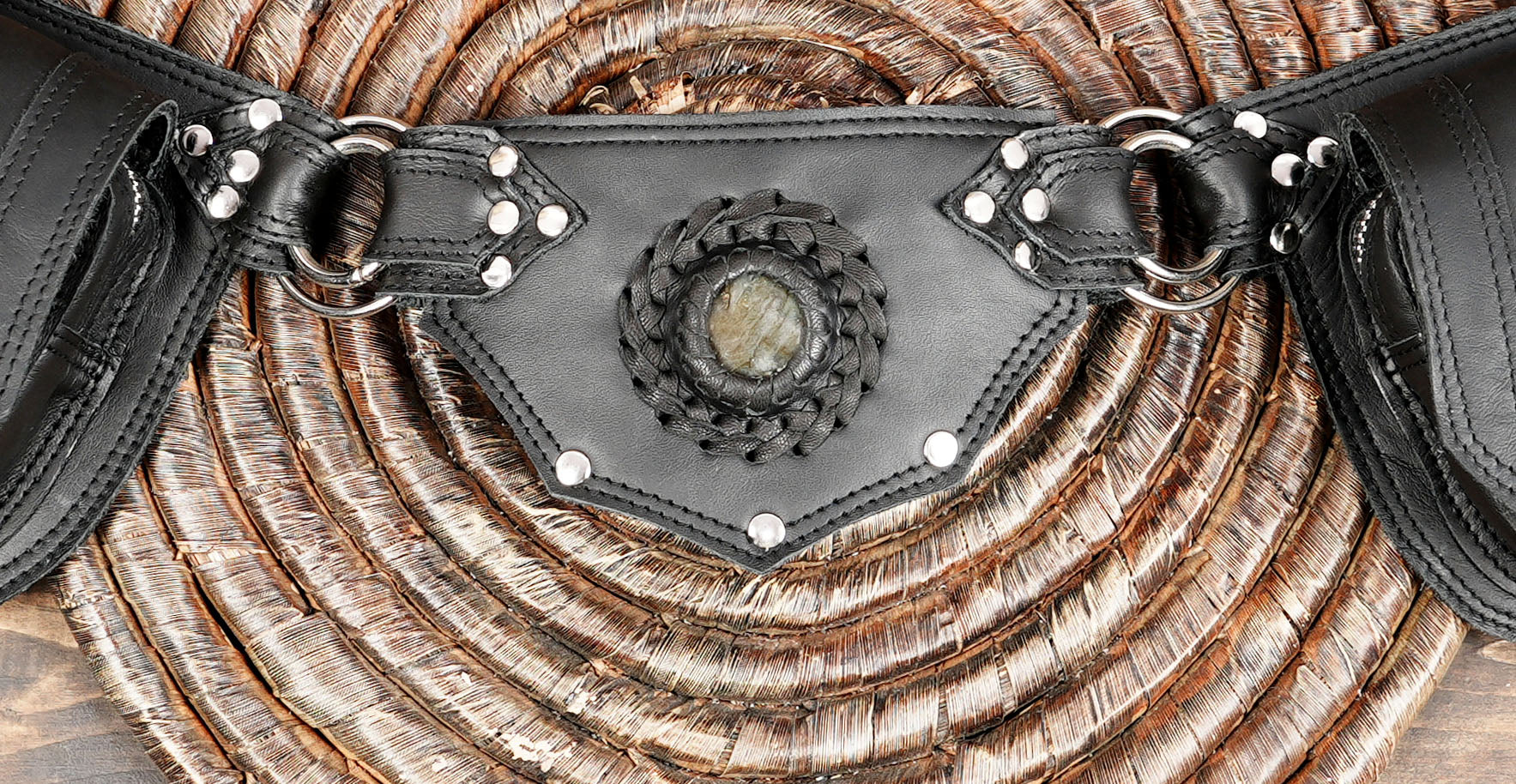 महोत्सव तैयार चमड़ा कमर बेल्ट – रत्न उच्चारण डिजाइन (LT-NS-WB-6046)