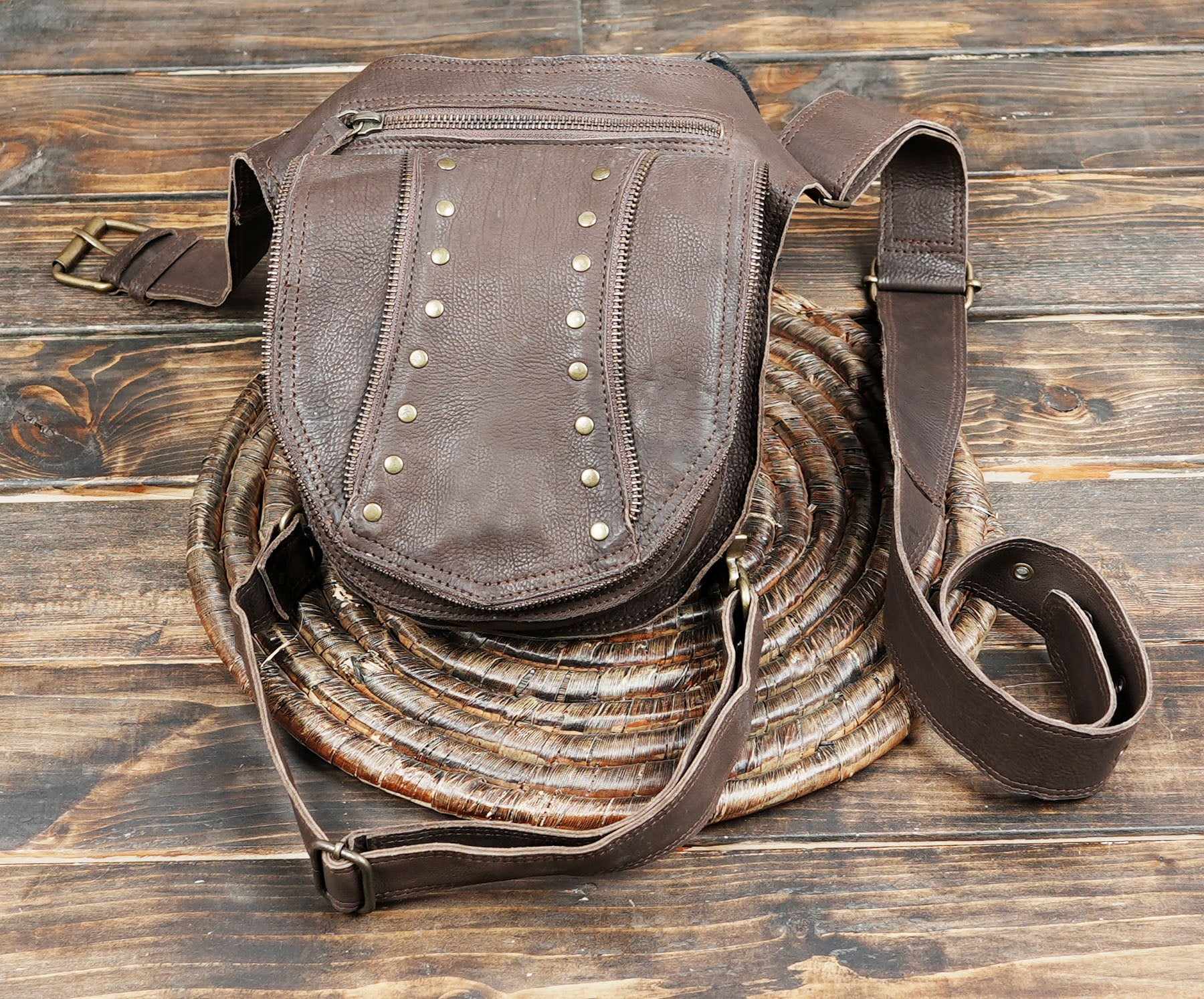 Cosplay leather thigh holster bag for costumes and events