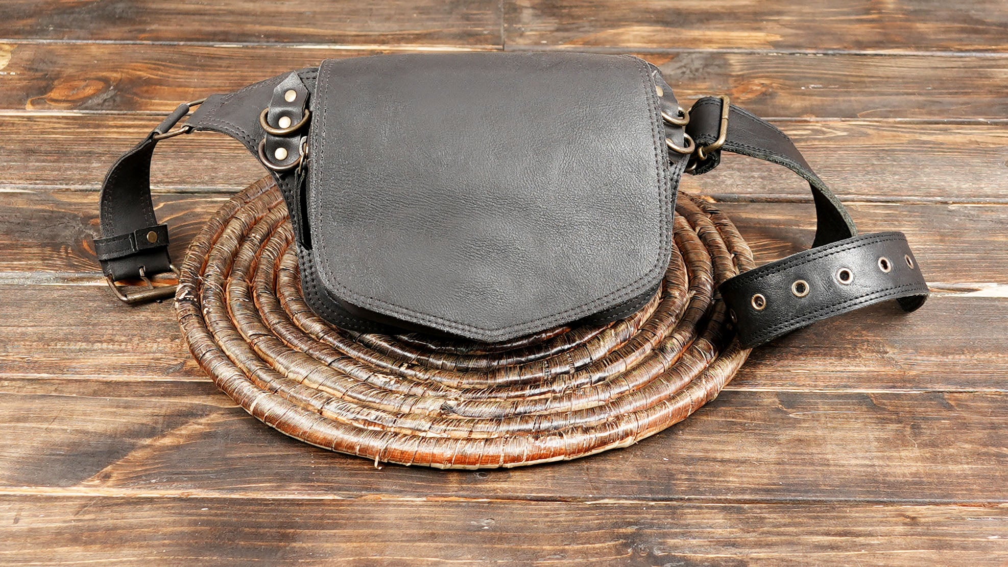 Unisex leather waist bag with simple modern design