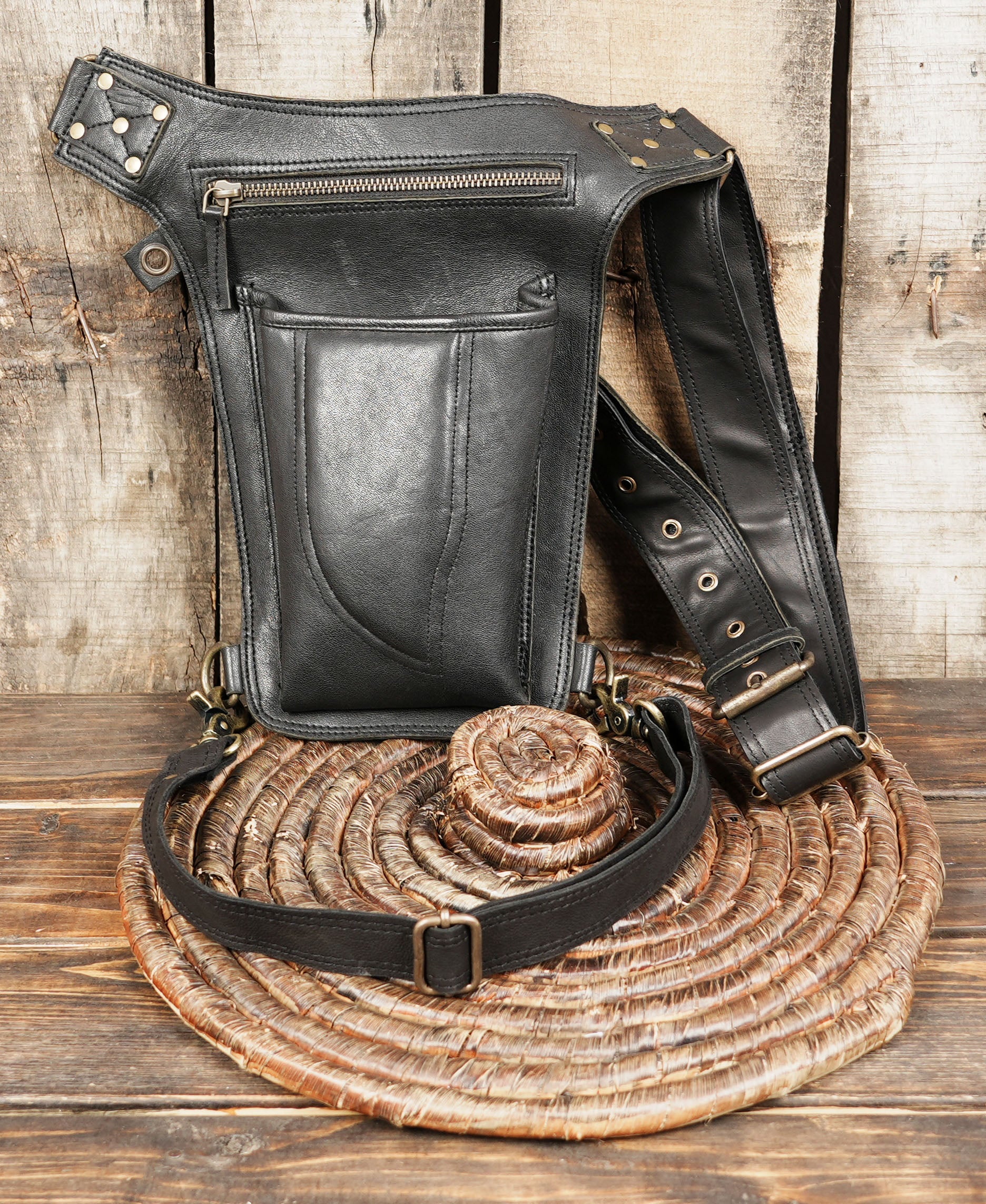 Handmade black leather Thigh Belt (LT/AB/WBTS/6004)