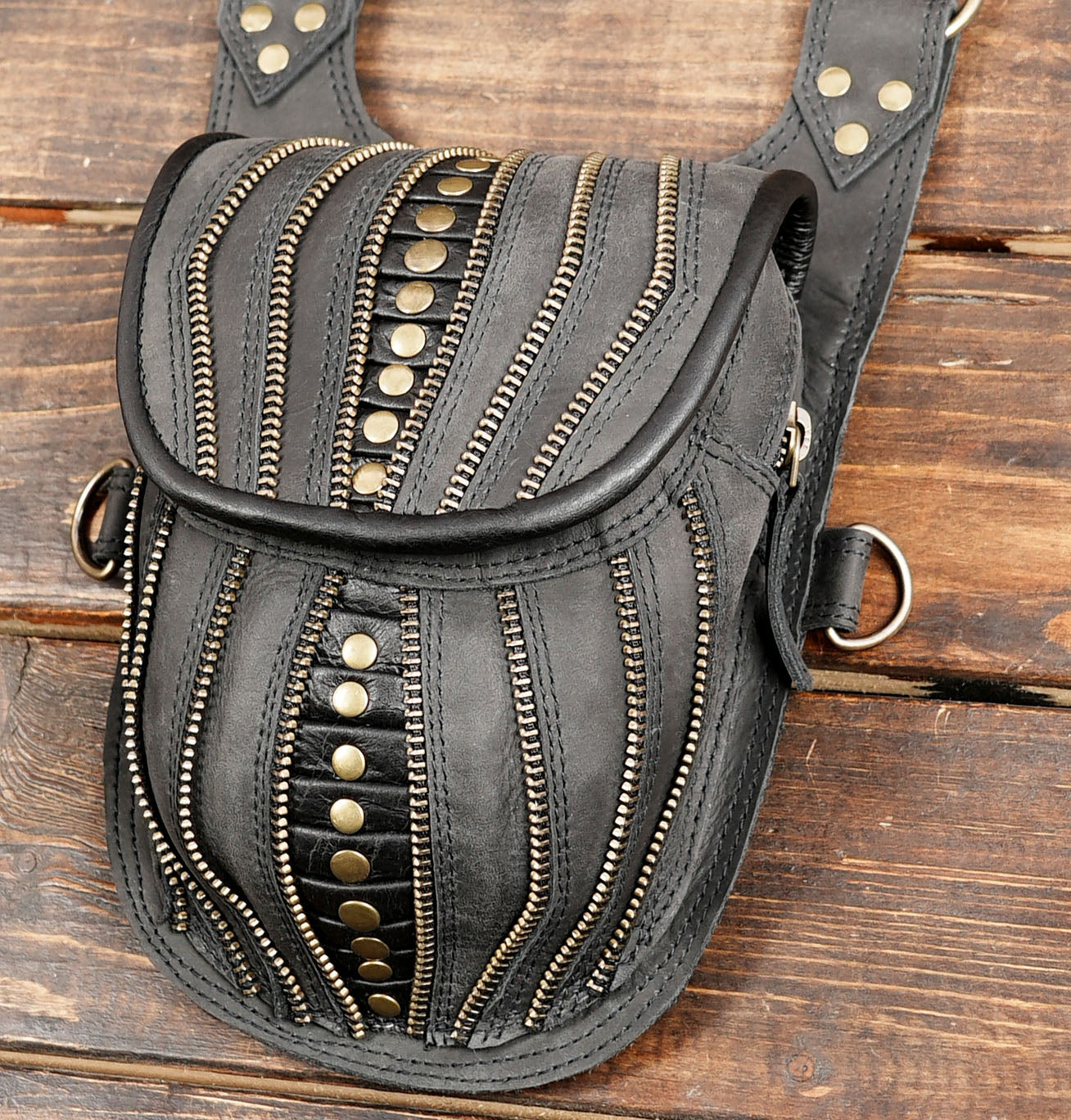 Vintage Black Leather Holster – Handmade Dual Pocket Belt (LT-AB-HLS-6104)