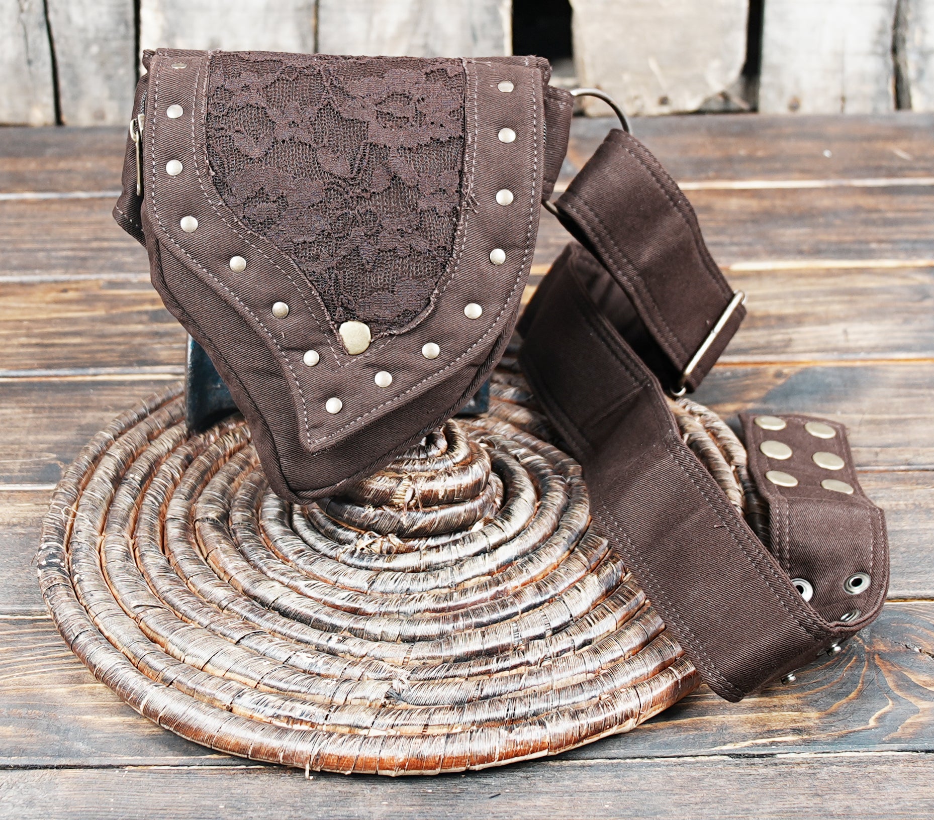 Thigh Drop Leg Bag for Women Men Fanny Pack Renaissance Faire Festival Lace Waist Bag Utility Hip Belt Waist Bags Women Travel Outdoors Brown
