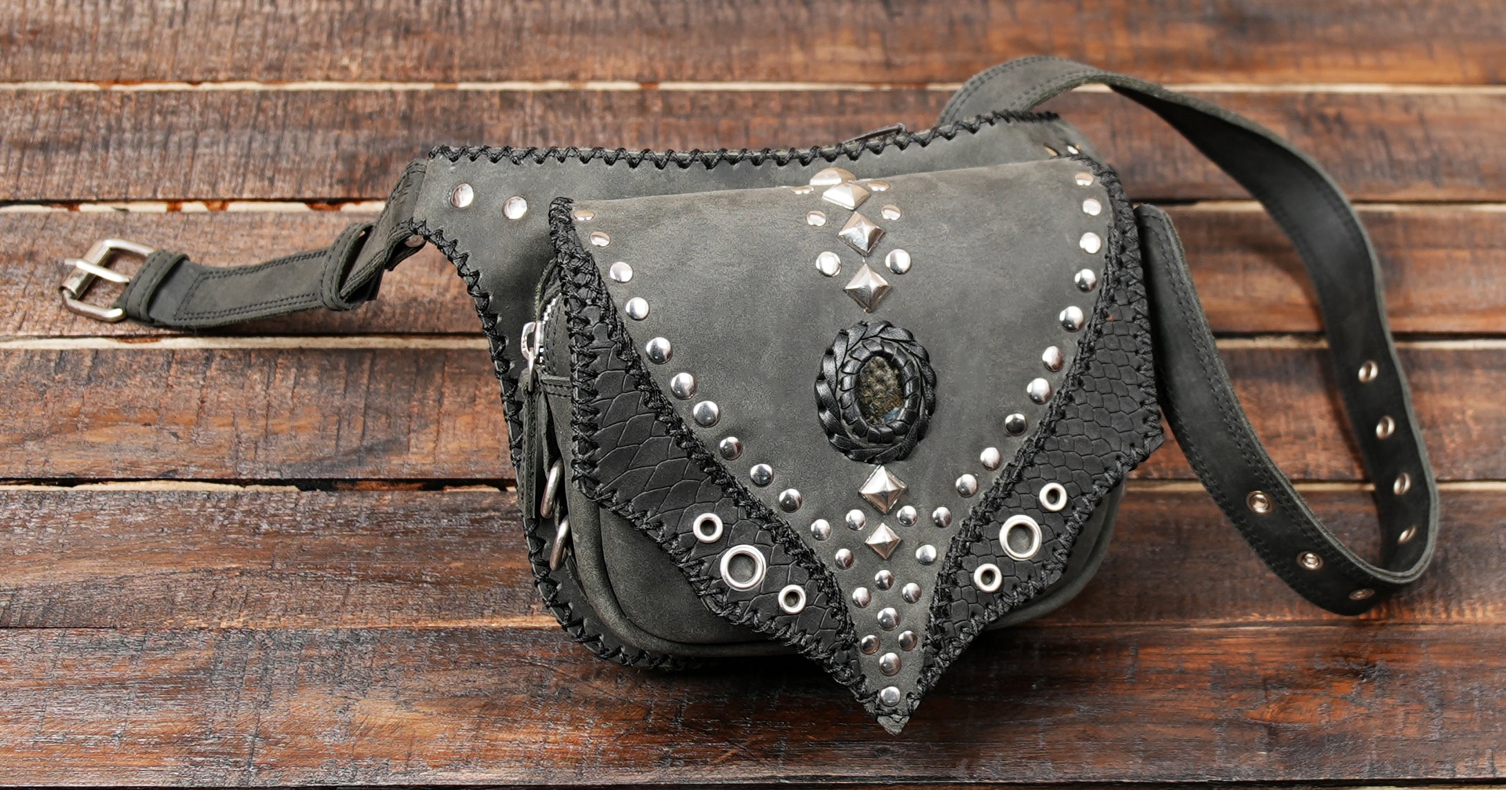 Durable stitching & reinforced closure for long life