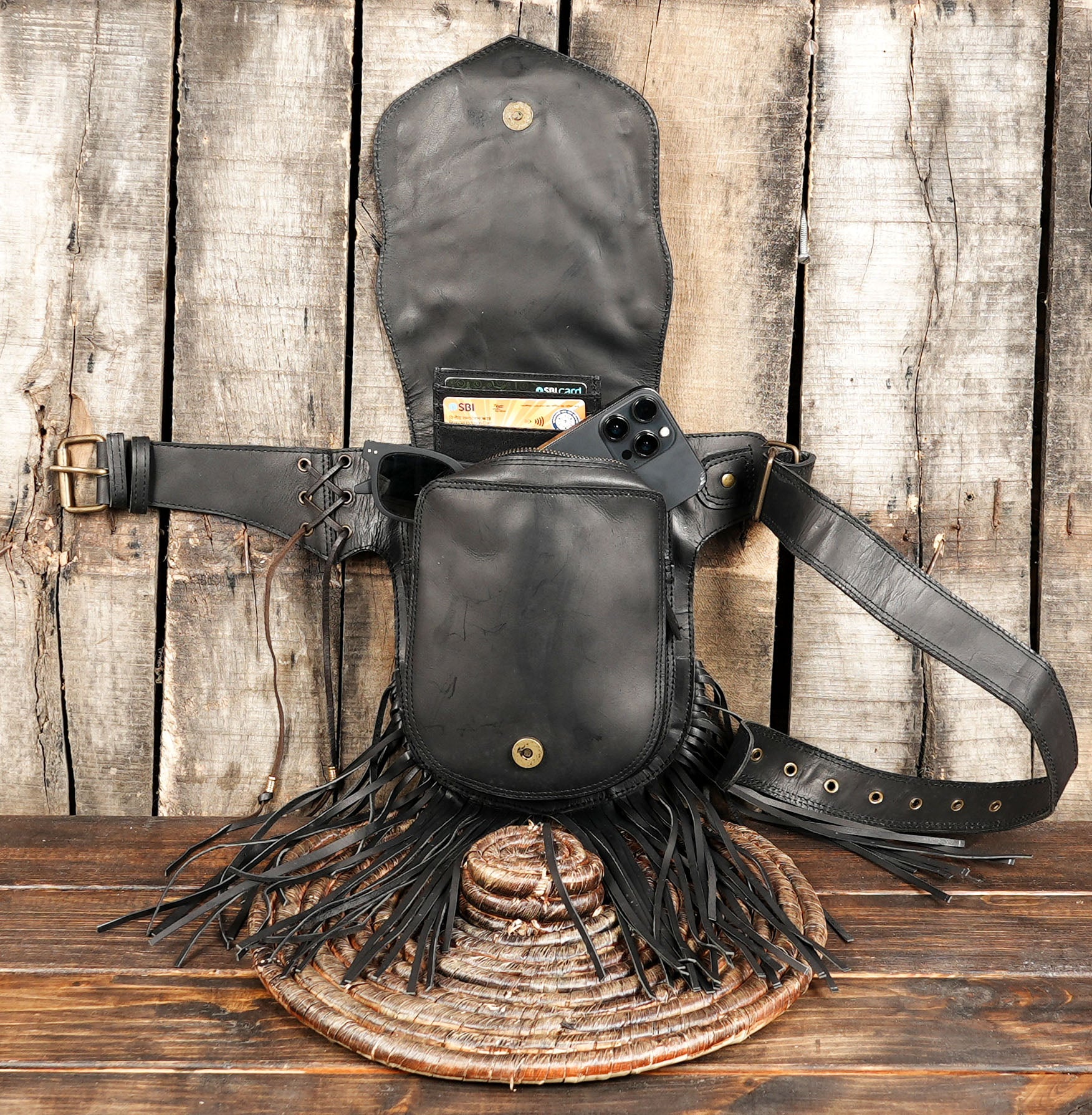 हस्तनिर्मितं वास्तविकं चर्मकटिमेखला रत्नसहितम् (LT-AB-WB-6124)