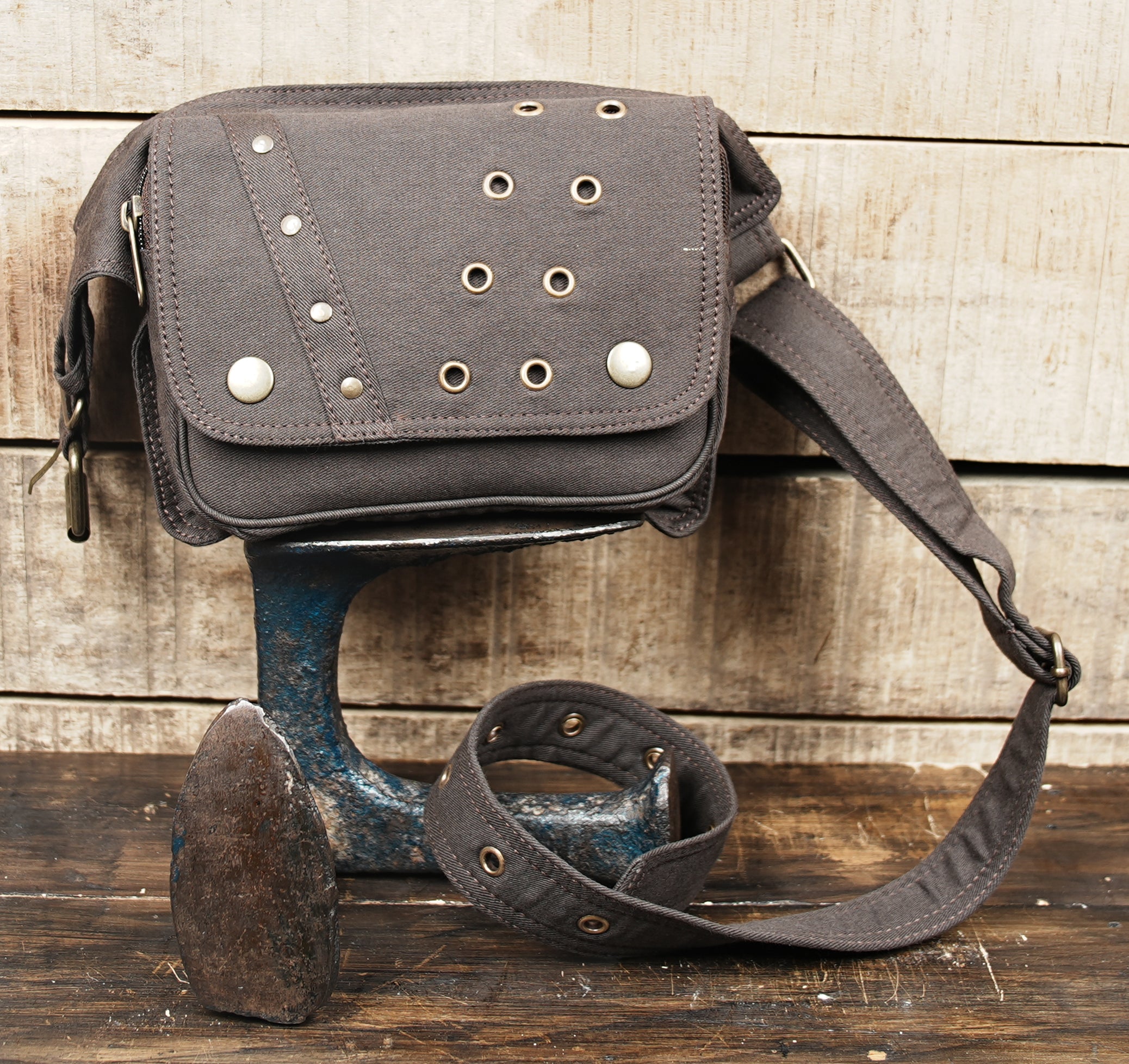 Steampunk Waist Bag Medieval Retro Men's Hip Bag with Rivets Adjustable PU Leather Women's Fanny