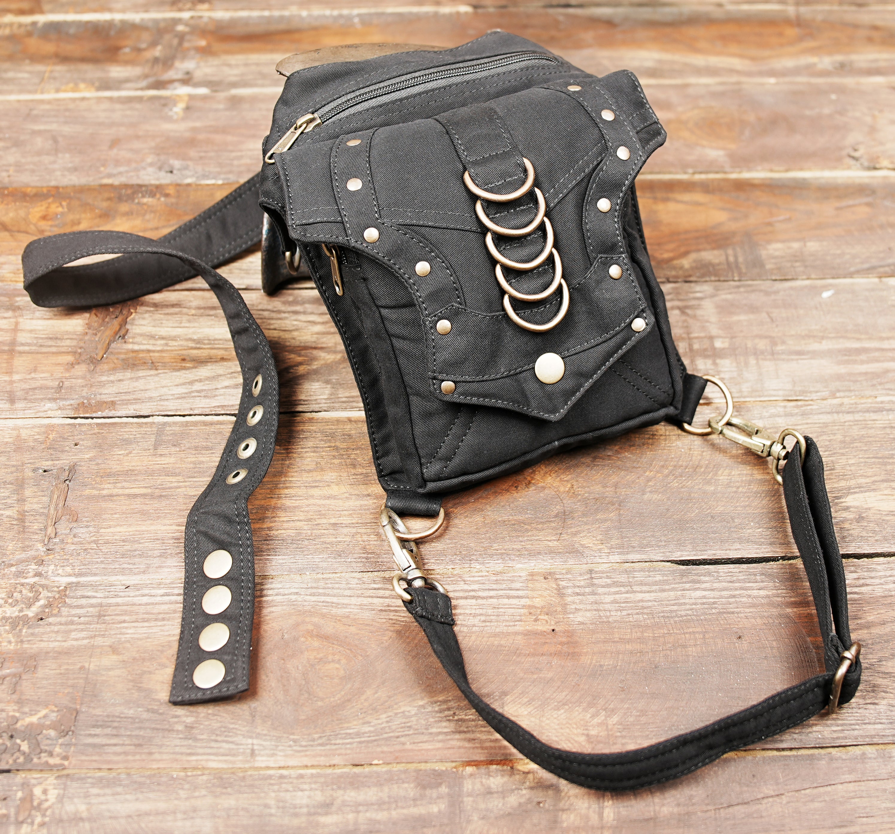 Black cotton utility thigh bag for festivals