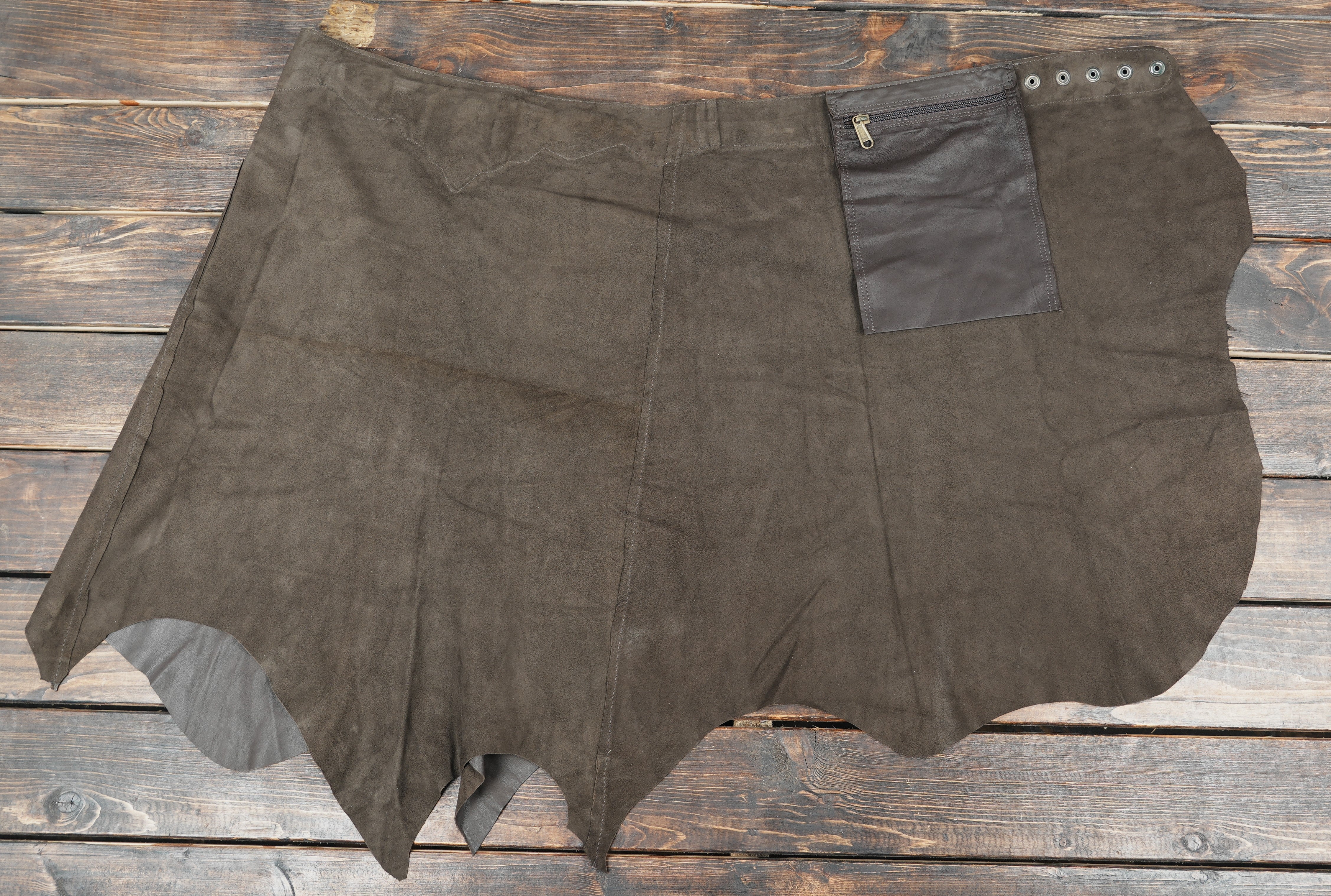 Soft leather skirt with scalloped edges