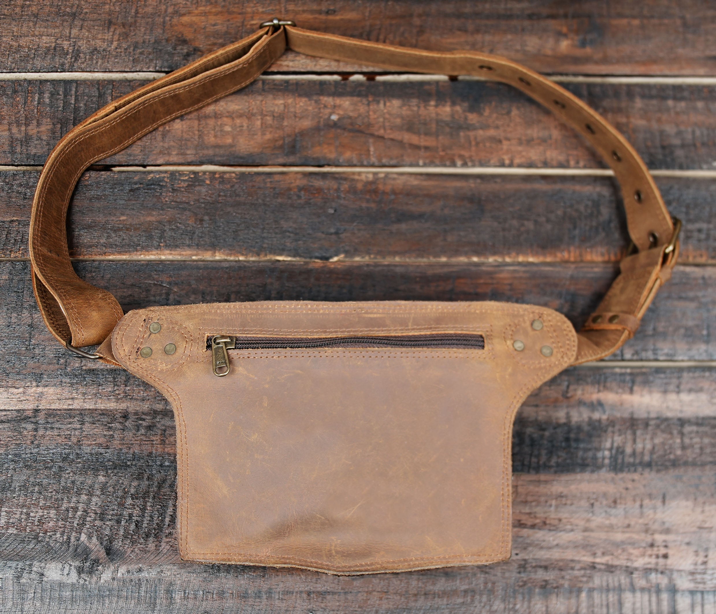 Adjustable waist strap for a comfortable fit