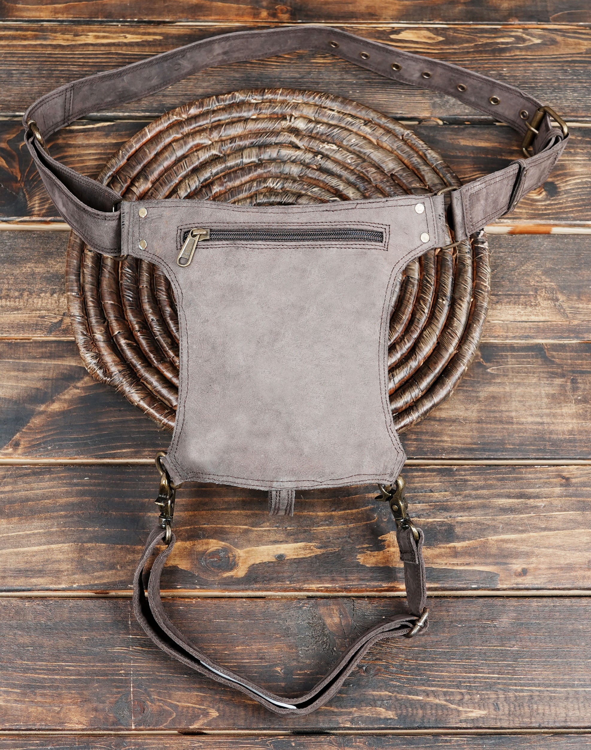 The secure pouch provides room to carry your daily essentials such as a phone, wallet, or keys, while keeping your hands free.