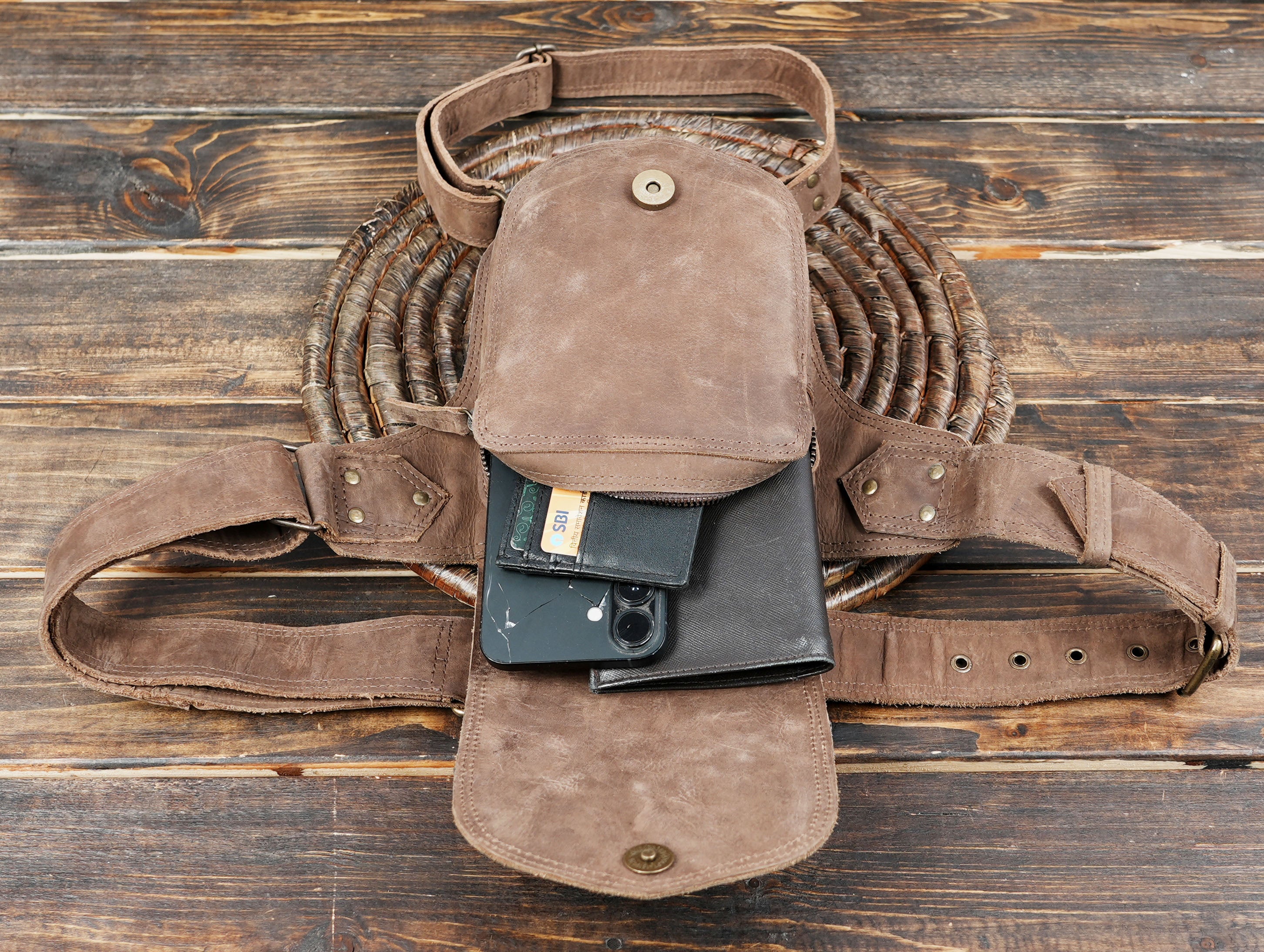 Designed for those who value both fashion and practicality, this belt comes with a secure flap pouch to carry your daily essentials such as phone, wallet, or keys.