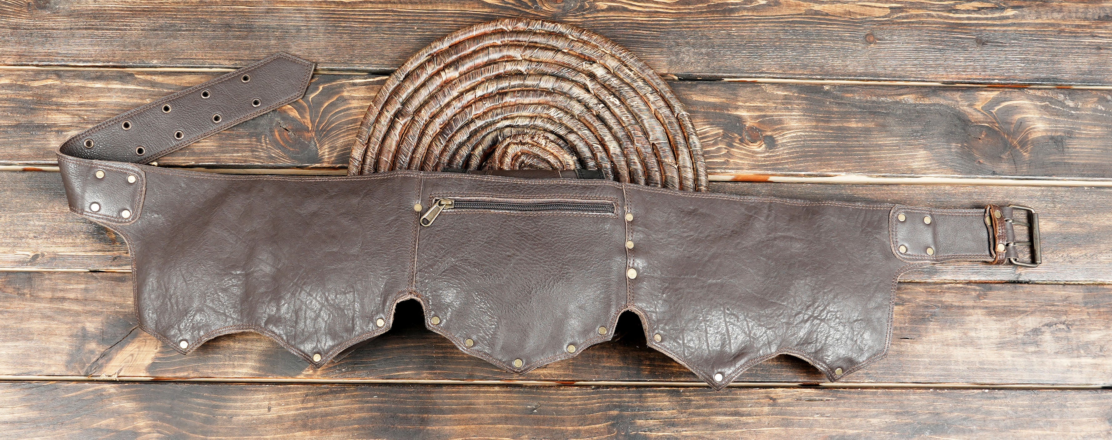 Multi-pocket design for maximum storage & organization