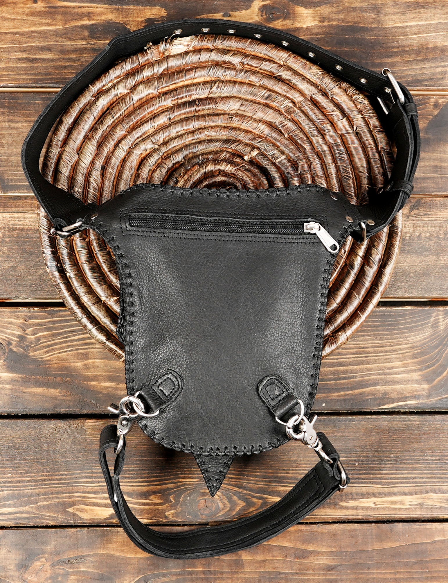Biker-style gothic leather leg bag with secure adjustable straps