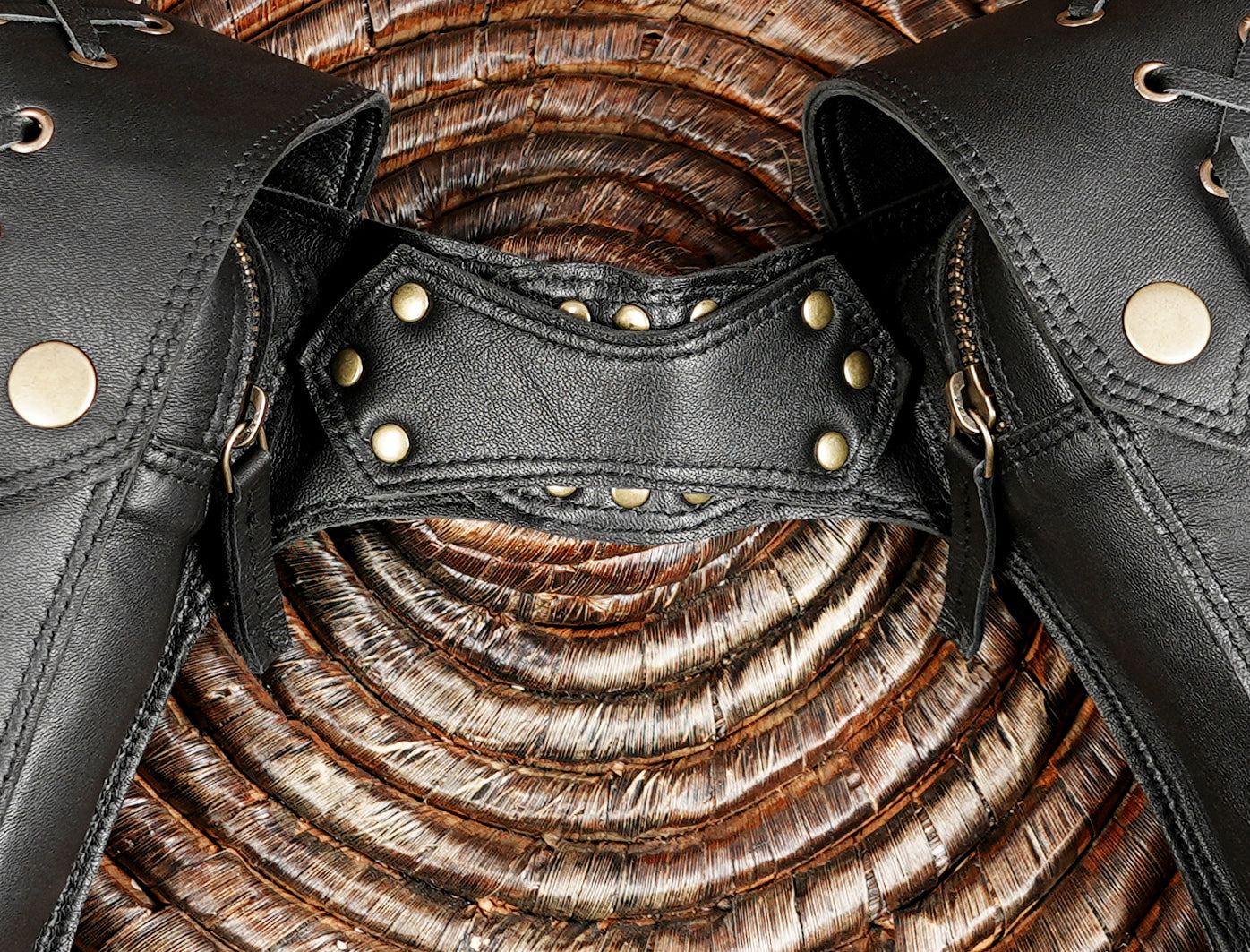 Functional waist bag with laces and zippers for secure fit