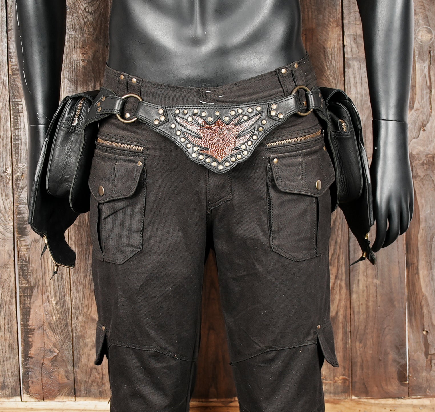 Strong stitching and durable rivets for long-lasting use