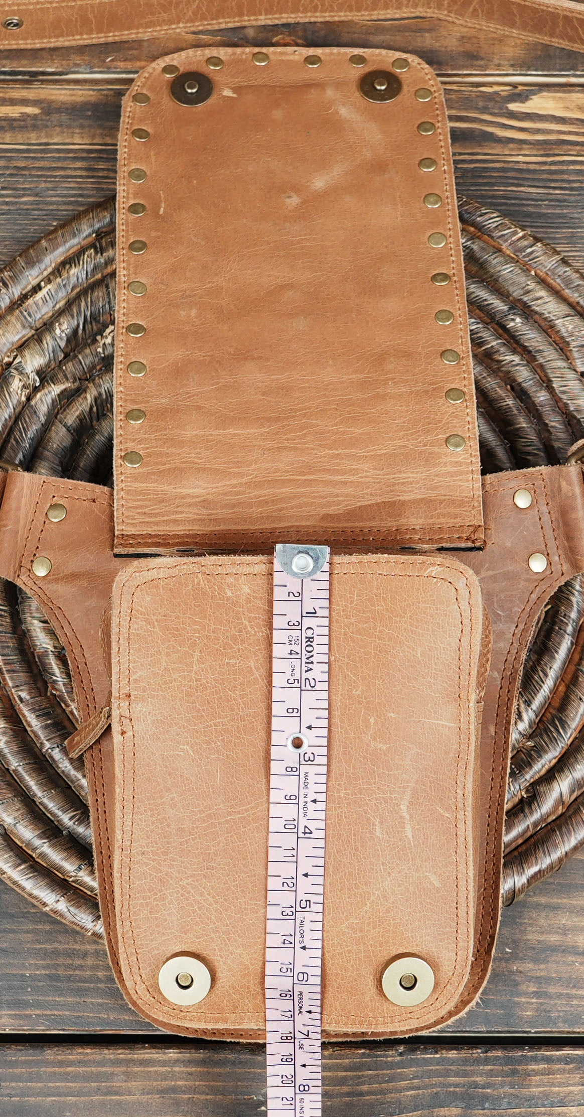 Durable and comfortable belt made with high-quality materials.