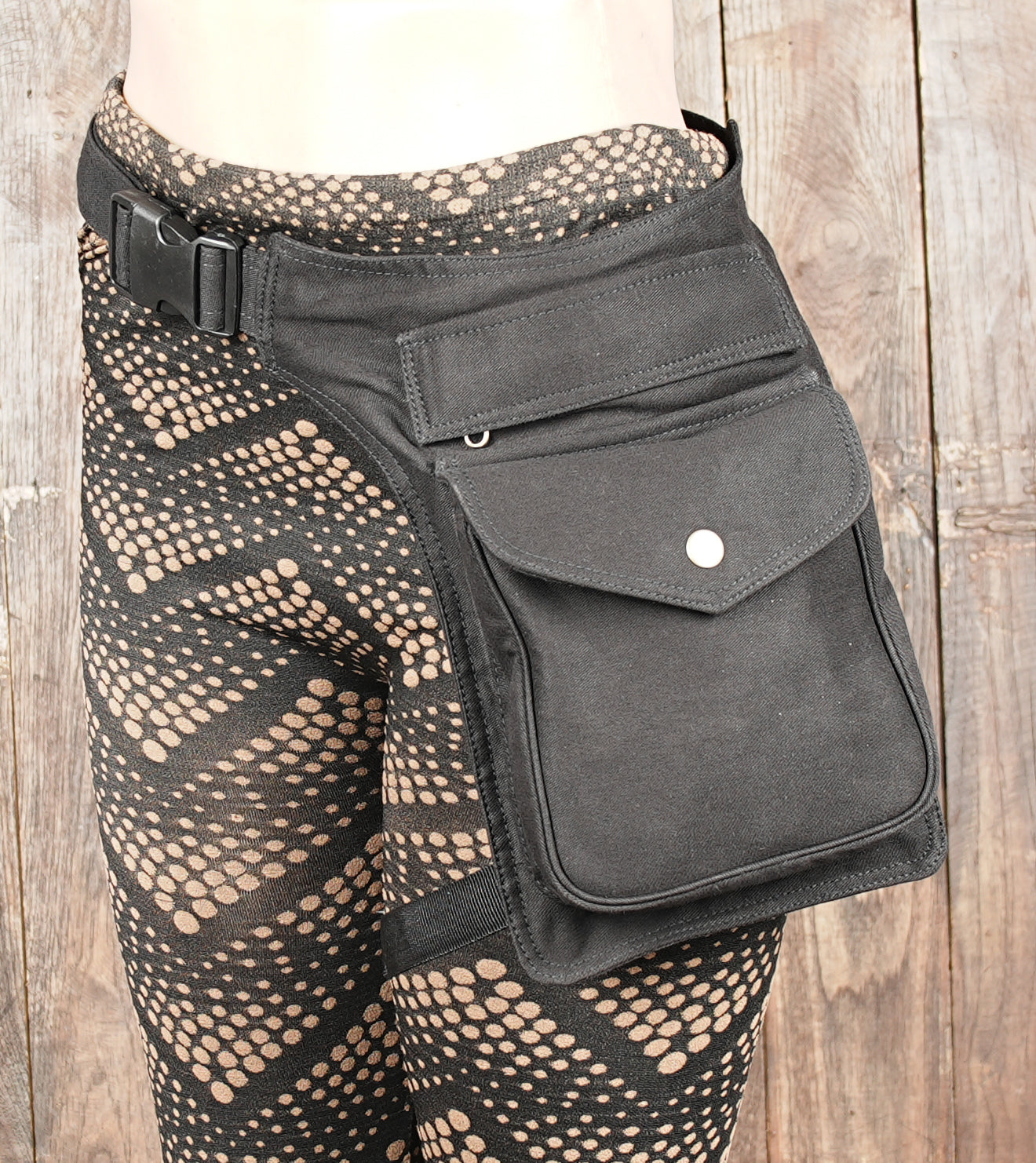 Adjustable waist and thigh straps for a perfect fit