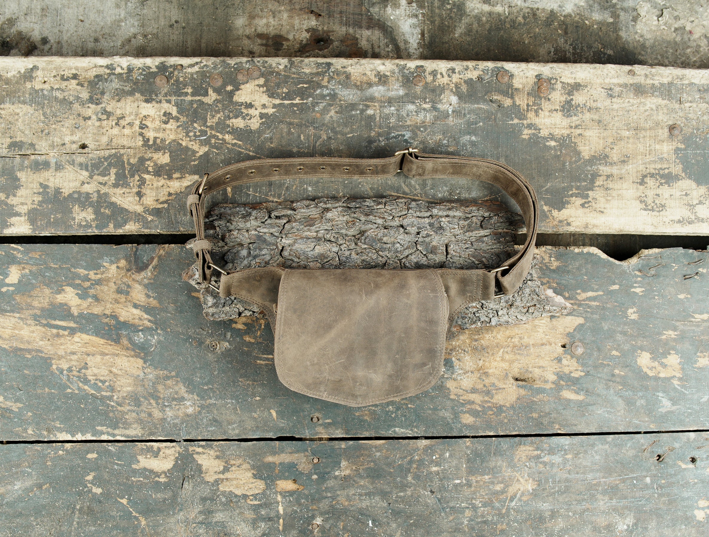 Black Leather Waist Belt Bag – Handmade Hip Pouch for Festivals & Travel (LT-AB-WB-6058)