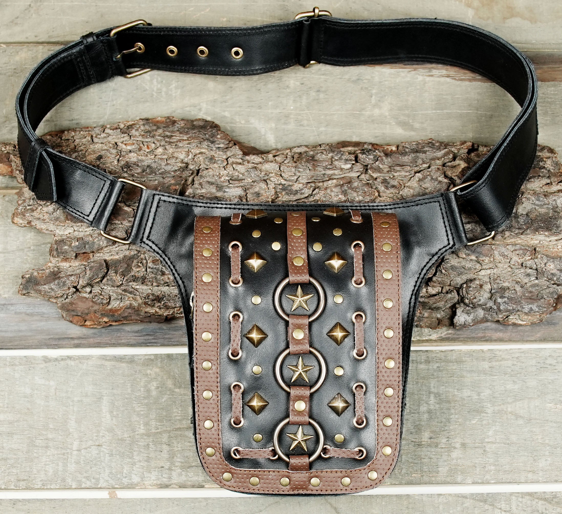 Unisex design suitable for both men and women.