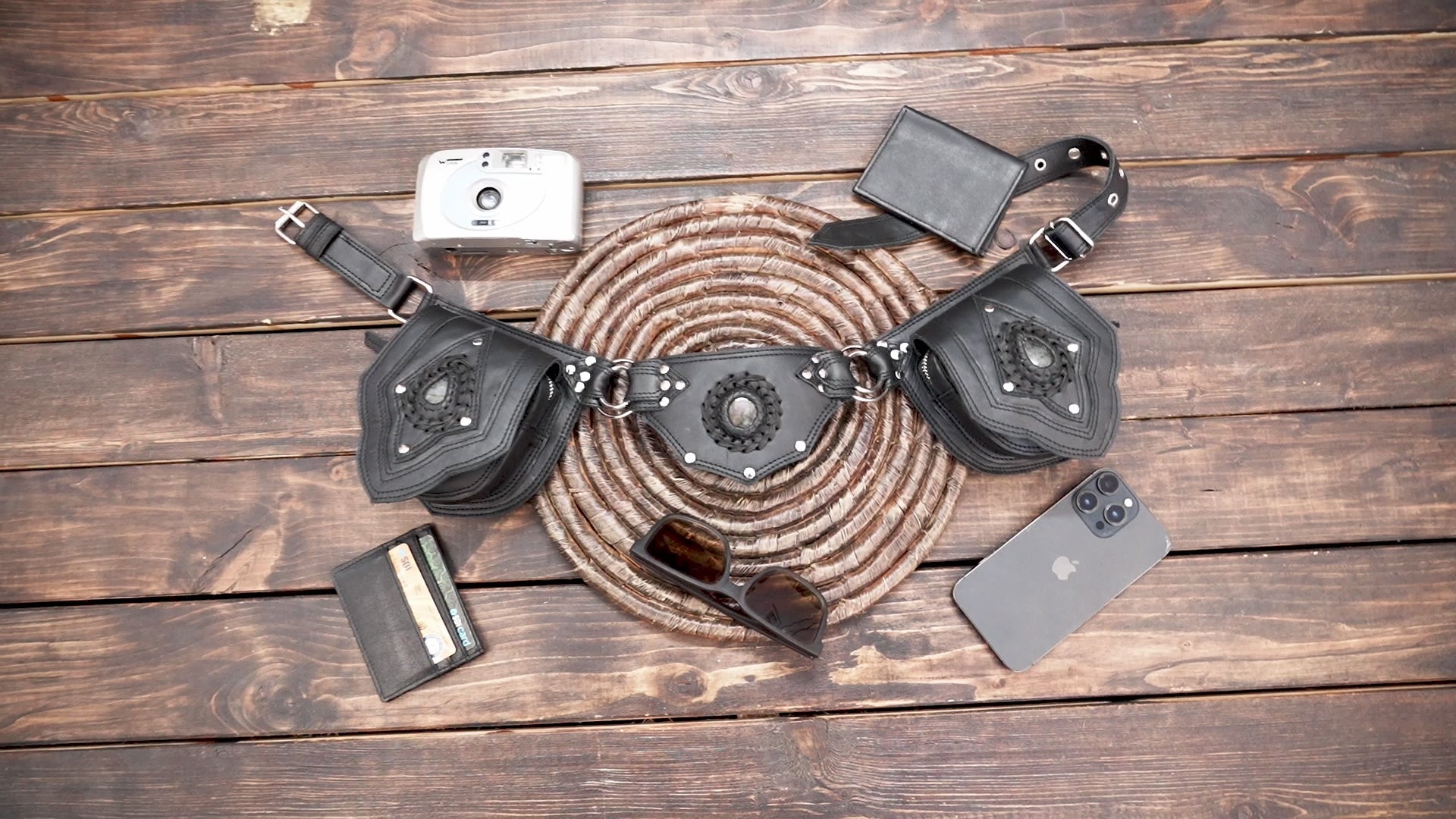 महोत्सव तैयार चमड़ा कमर बेल्ट – रत्न उच्चारण डिजाइन (LT-NS-WB-6046)